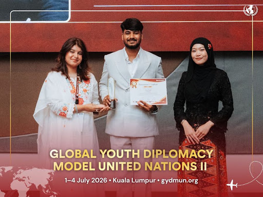 Amaan Lone receiving citation plaque at GYDMUN